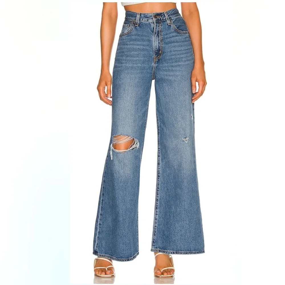 Levi's High Loose Flare Jeans Size 26 - Picture 2 of 7
